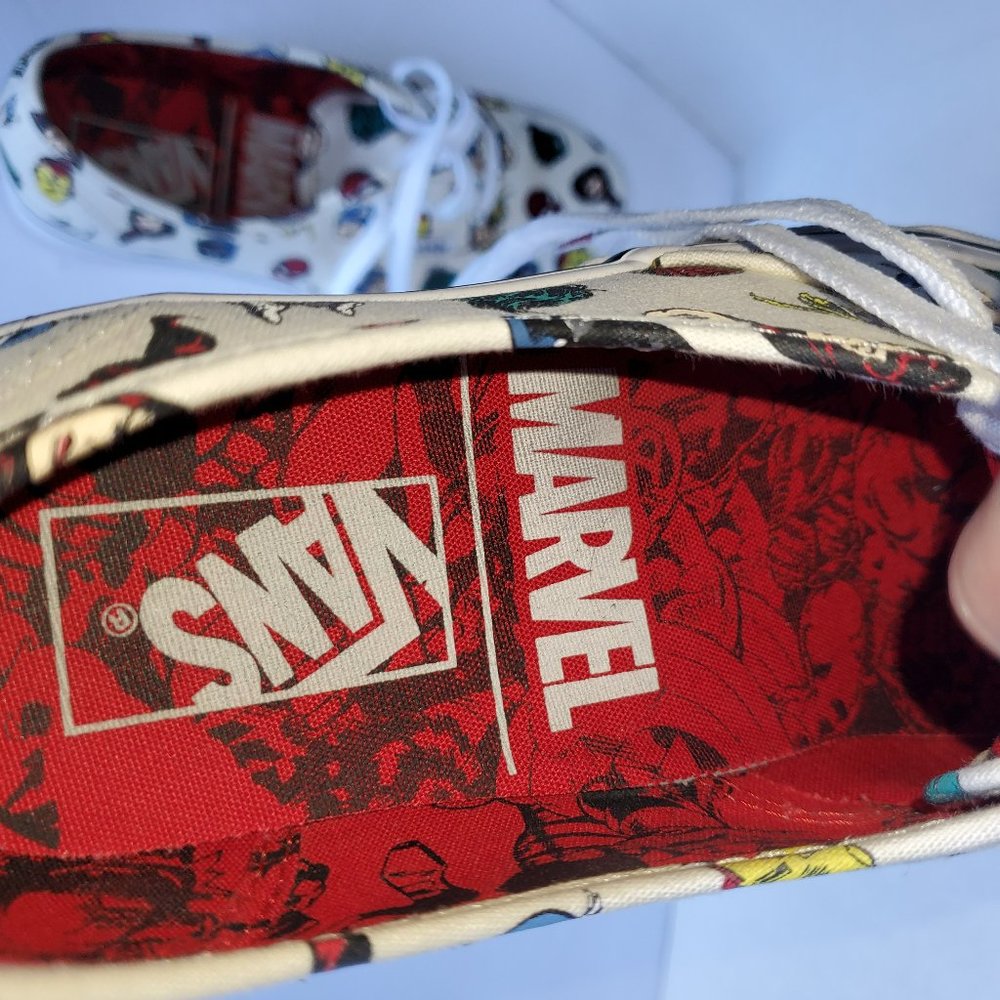 Vans Marvel Womans 7 - Mens 6 - Picture 3 of 14